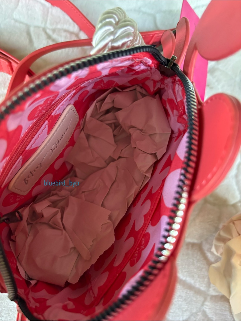 Betsey Johnson XOCRABBY Crab Crossbody Bag - Picture 8 of 8